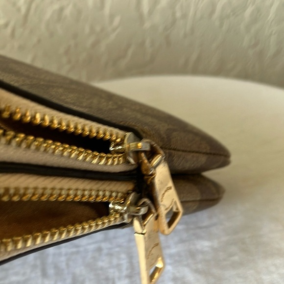 Coach: Signature Canvas Double Corner Zip Wristlet - Picture 13 of 16